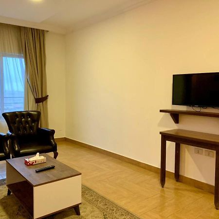 Ream Hotel Аман Екстериор снимка