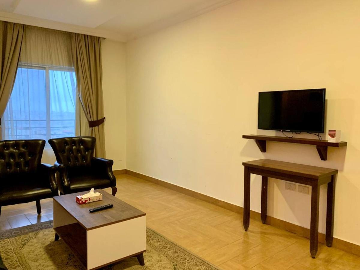 Ream Hotel Аман Екстериор снимка