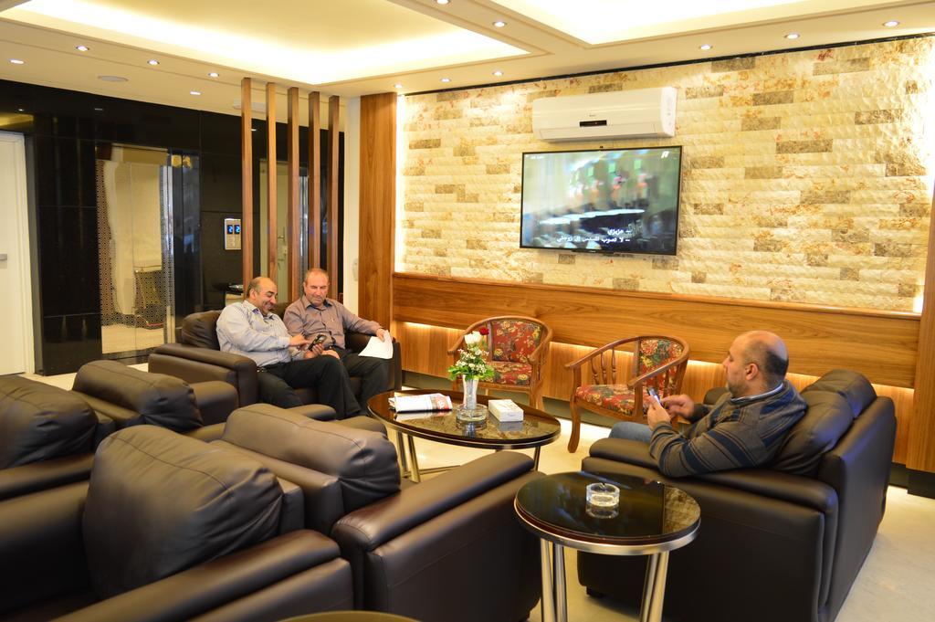 Ream Hotel Аман Екстериор снимка