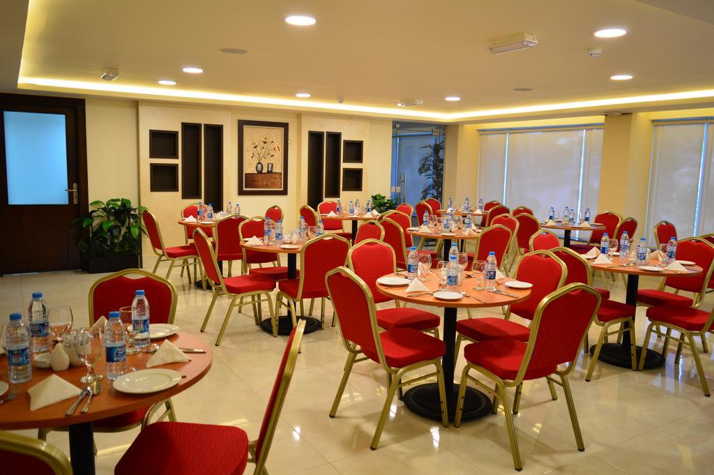 Ream Hotel Аман Екстериор снимка