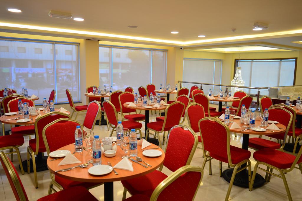 Ream Hotel Аман Екстериор снимка
