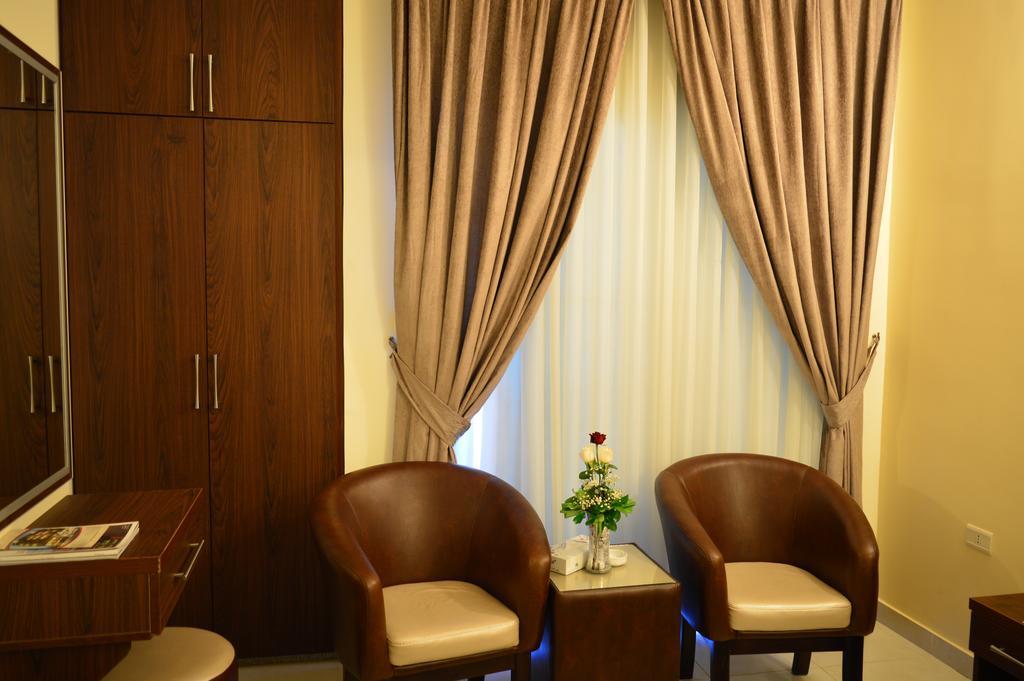 Ream Hotel Аман Стая снимка