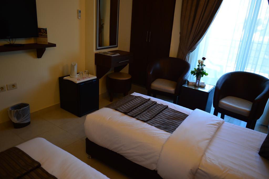 Ream Hotel Аман Стая снимка