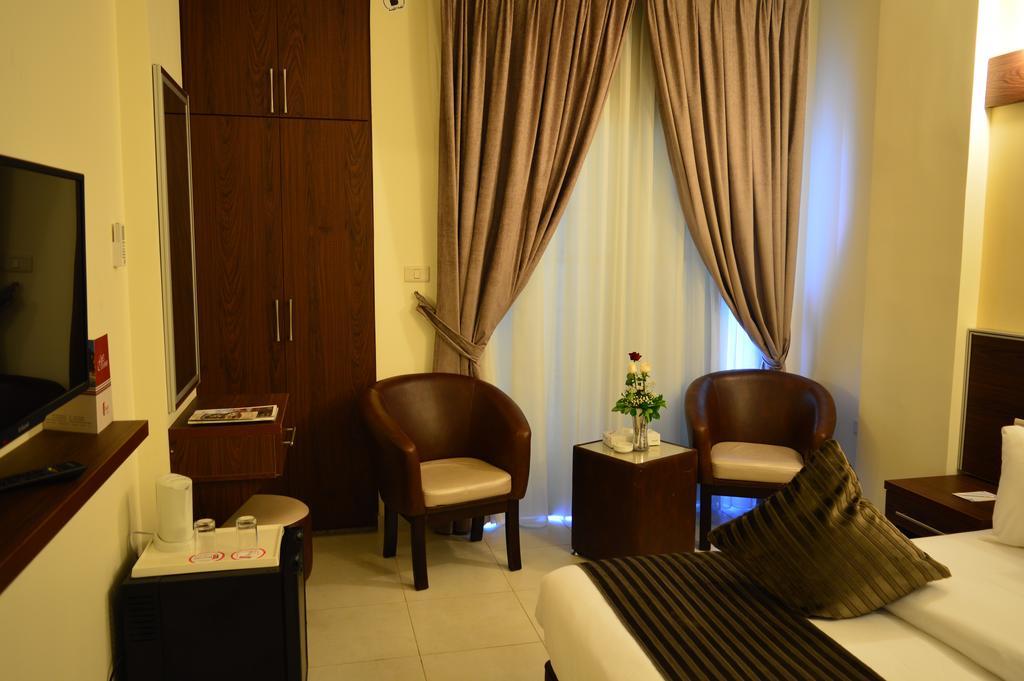 Ream Hotel Аман Стая снимка