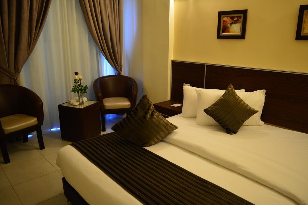 Ream Hotel Аман Стая снимка