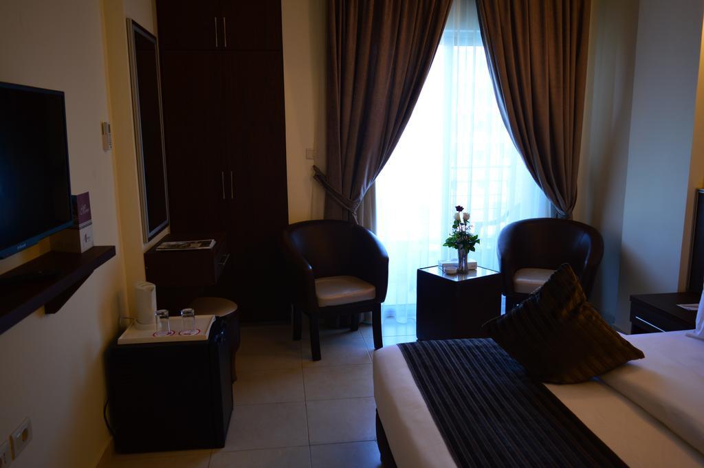 Ream Hotel Аман Стая снимка