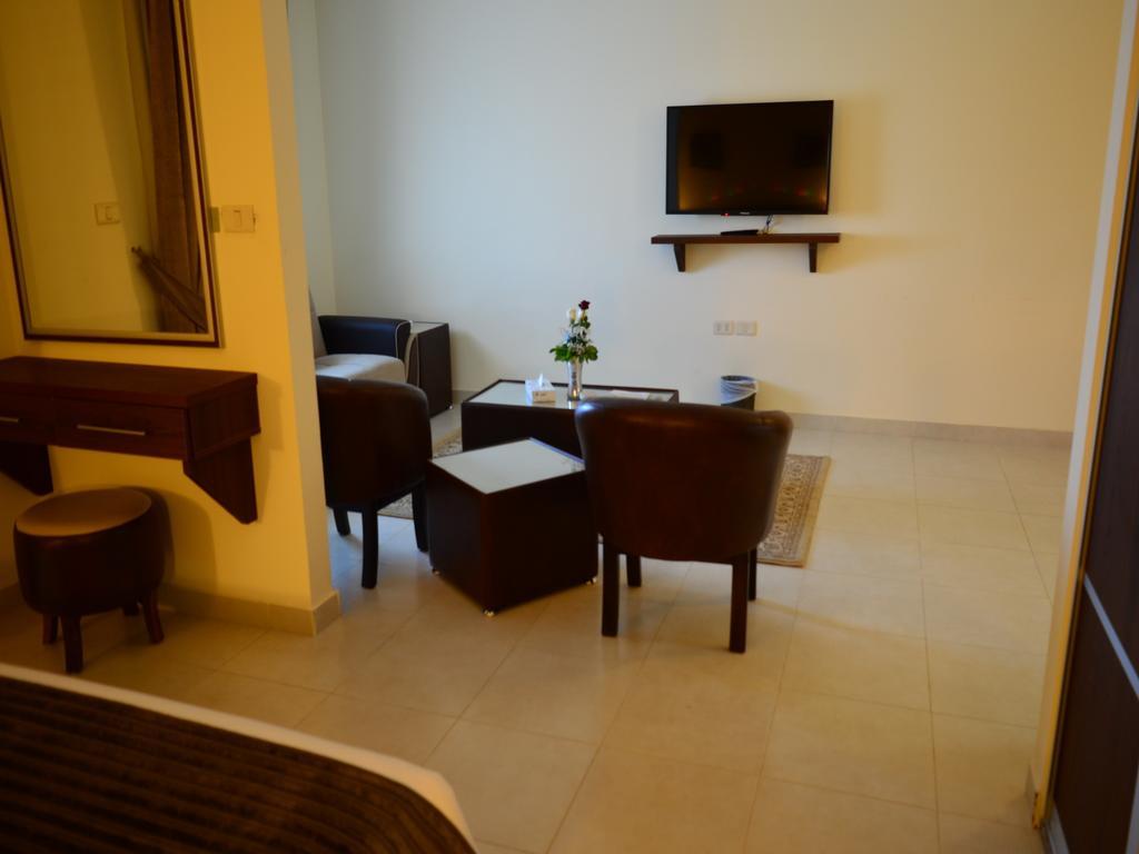 Ream Hotel Аман Екстериор снимка