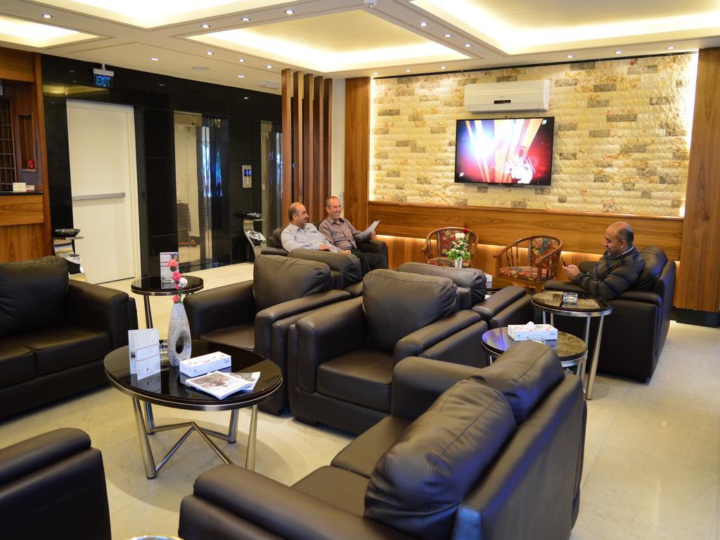 Ream Hotel Аман Екстериор снимка
